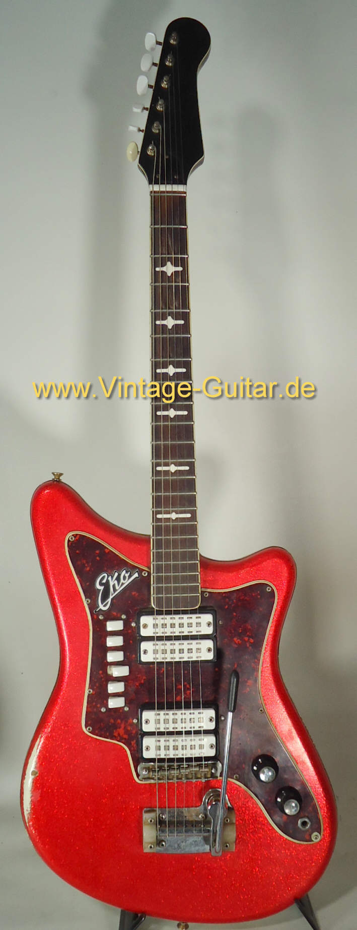 Eko 500 4V guitar a.jpg